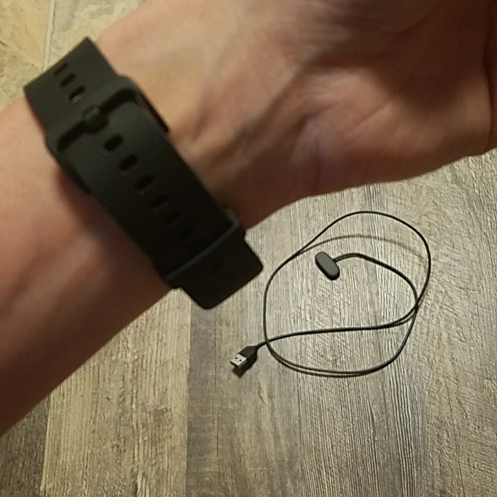 Amazfit (similar to fitbit) smart watch water resistant New without box Black